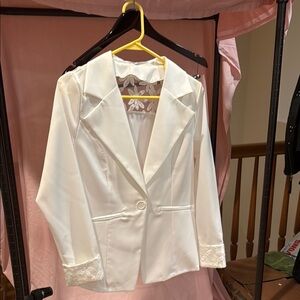 Elegant White Women's Blazer by Amazon